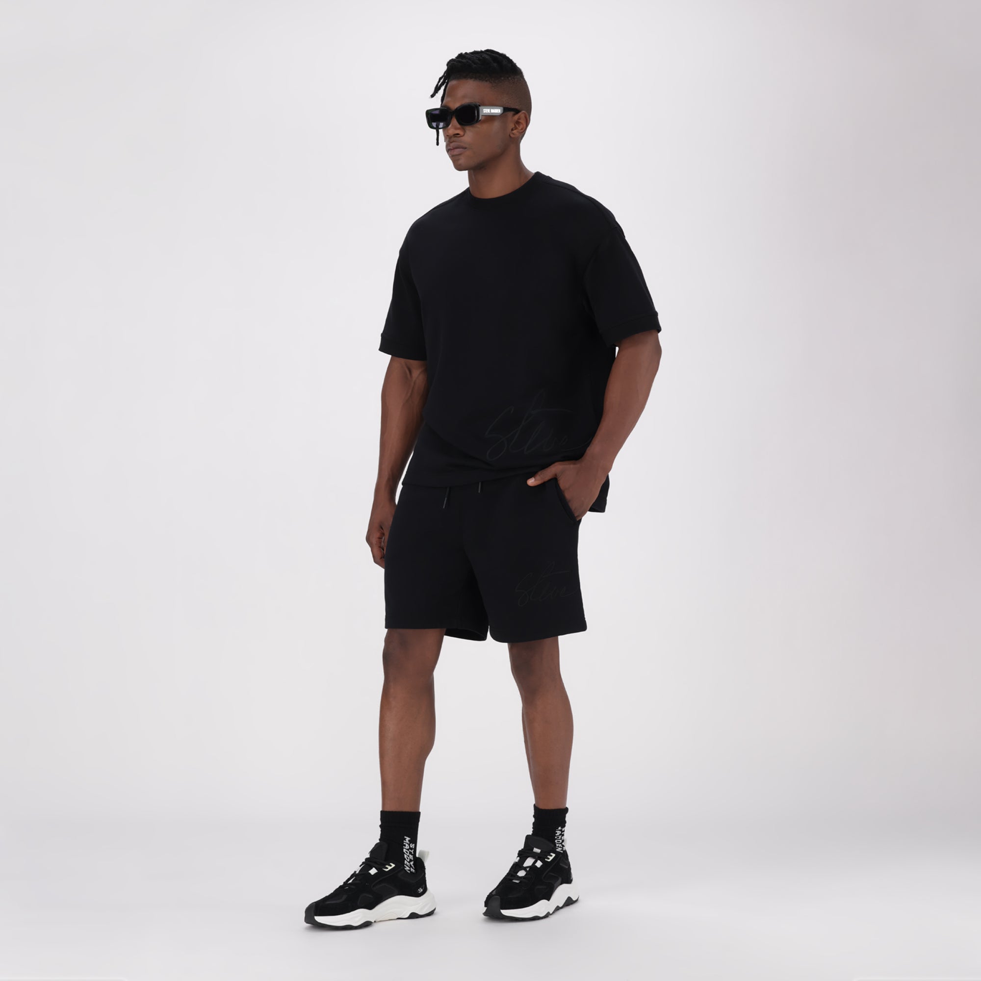 TOFE BLACK JOGGER SHORTS - view 2
