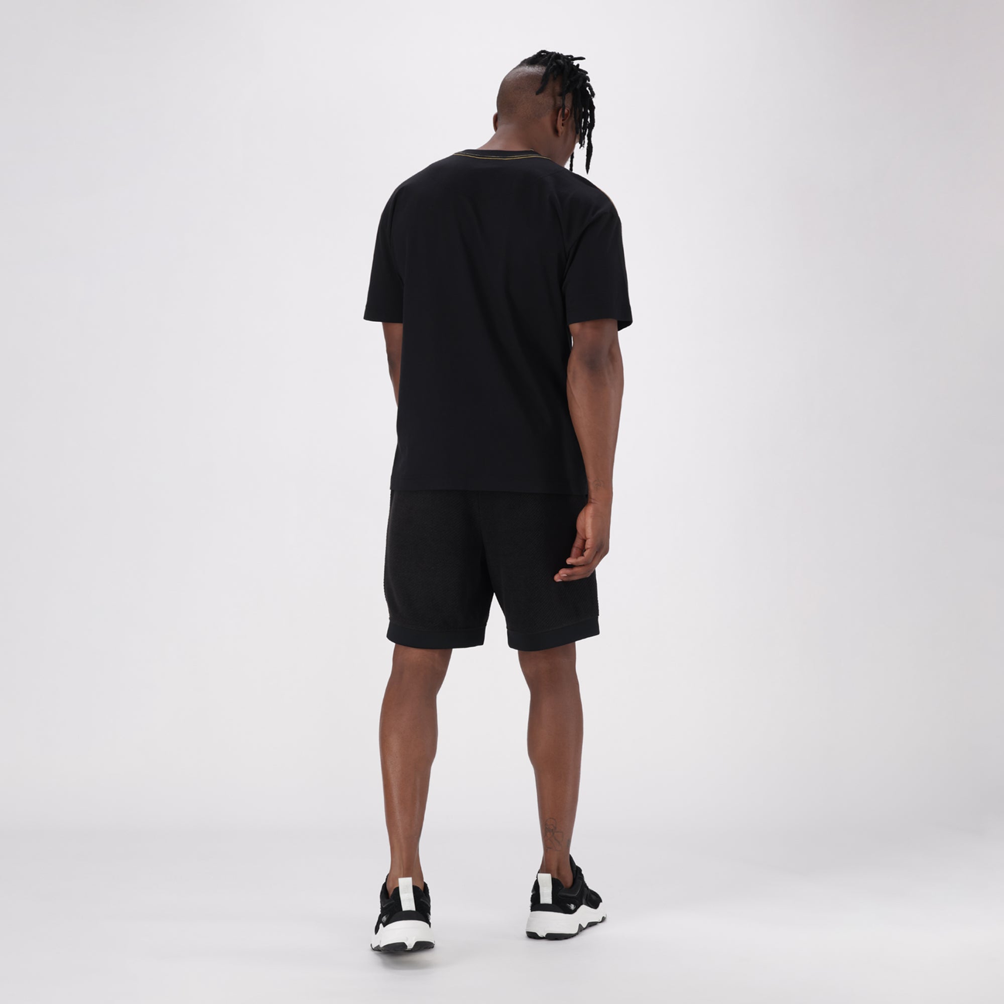 LEVIN BLACK CREW NECK T-SHIRT - view 6
