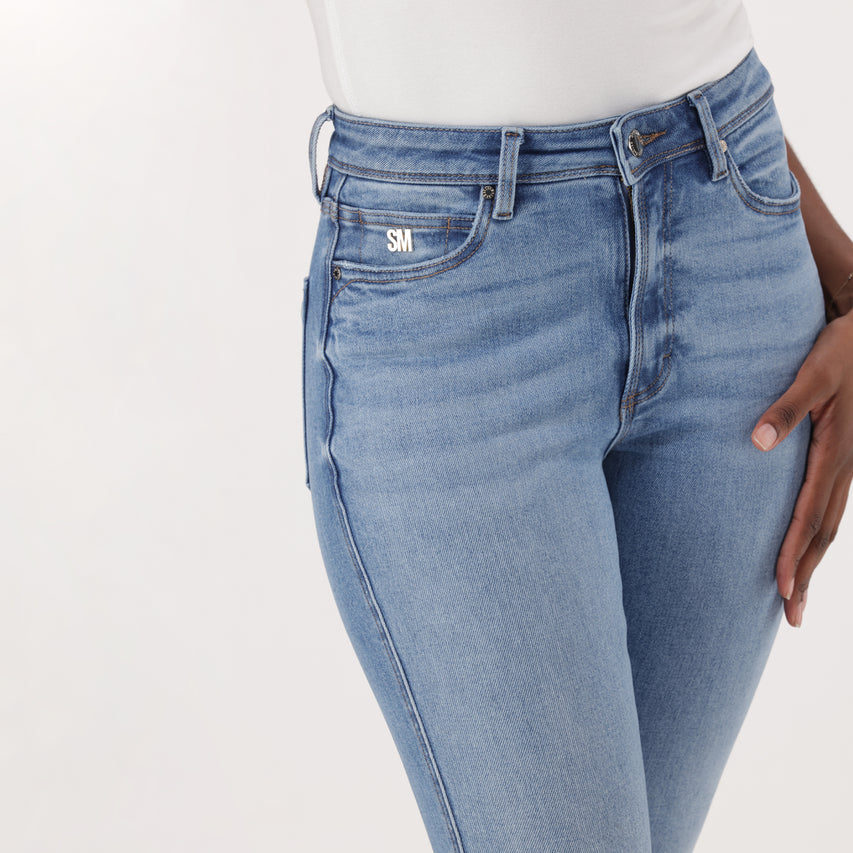 ZOE CONTOUR CURVY MID WASH SKINNY - view 2