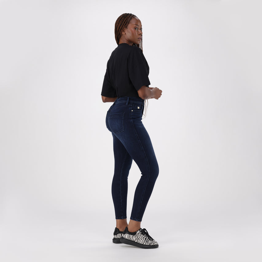 ZOE CONTOUR CURVY DARK WASH SKINNY - view 3