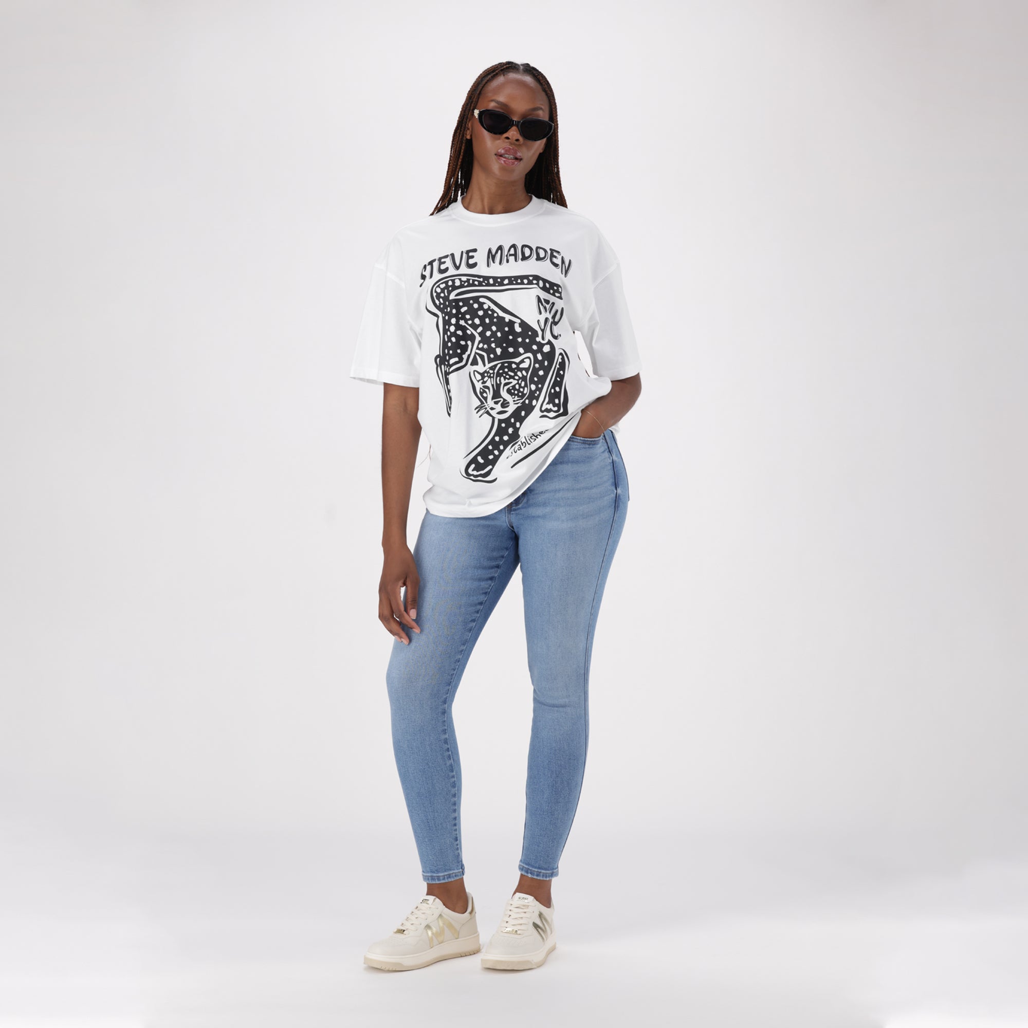ESME WHITE OVERSIZED GRAPHIC T- SHIRT